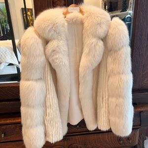 Elegant Cream Fur Bomber Jacket